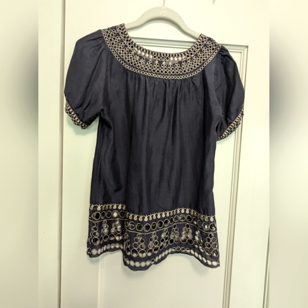 Elegant Navy Embroidered Silk top with white trim Sz M - Picture 5 of 6